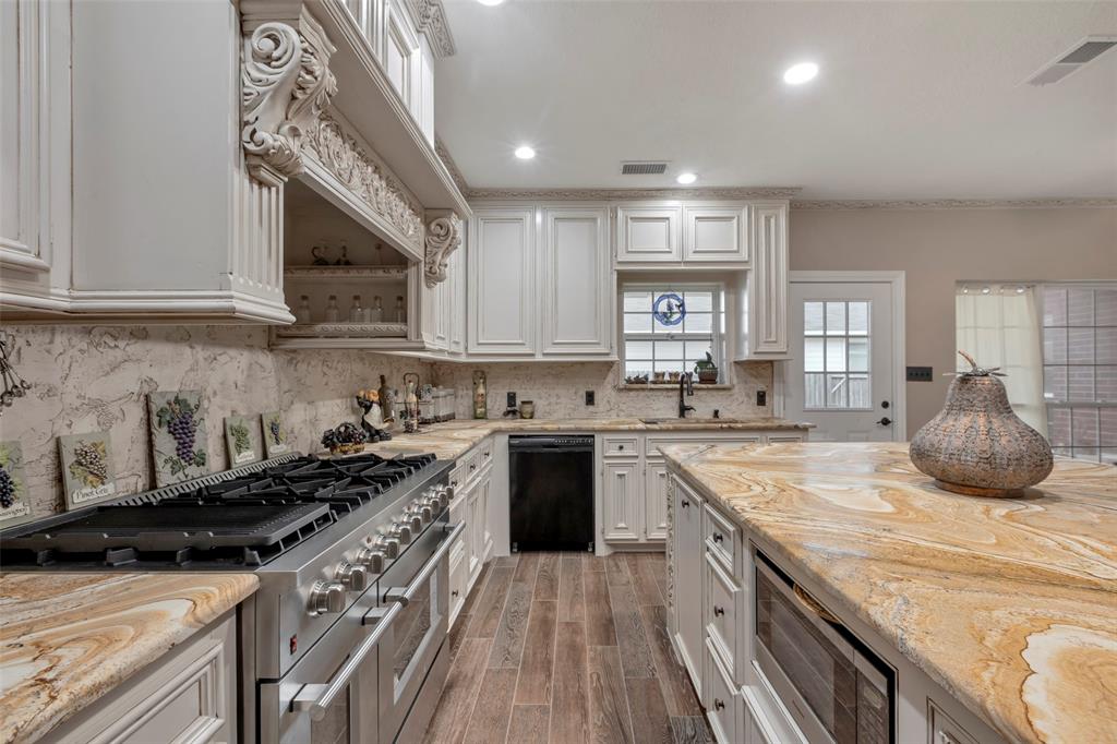 13066 Laura Lake Drive, Willis, Texas image 16