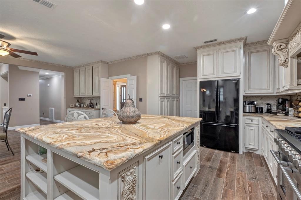 13066 Laura Lake Drive, Willis, Texas image 13