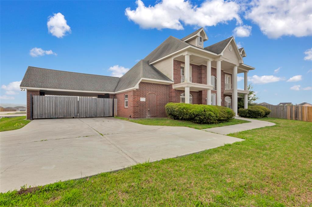 13066 Laura Lake Drive, Willis, Texas image 3