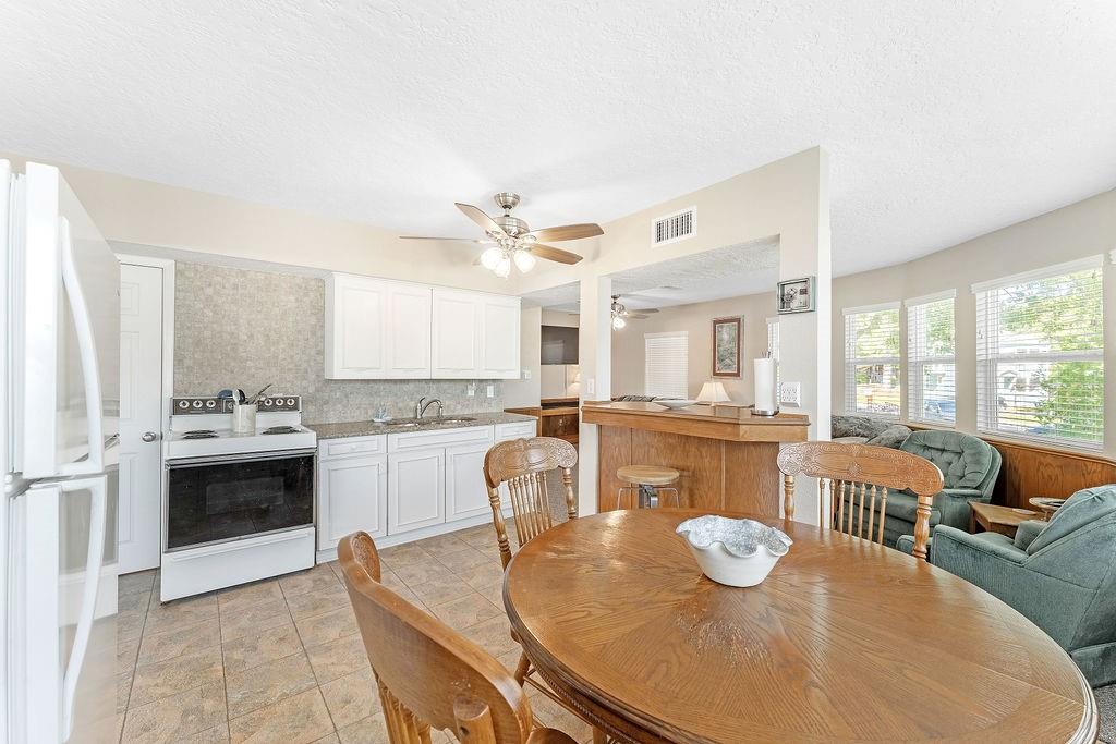 210 W Lakeview, Onalaska, Texas image 14