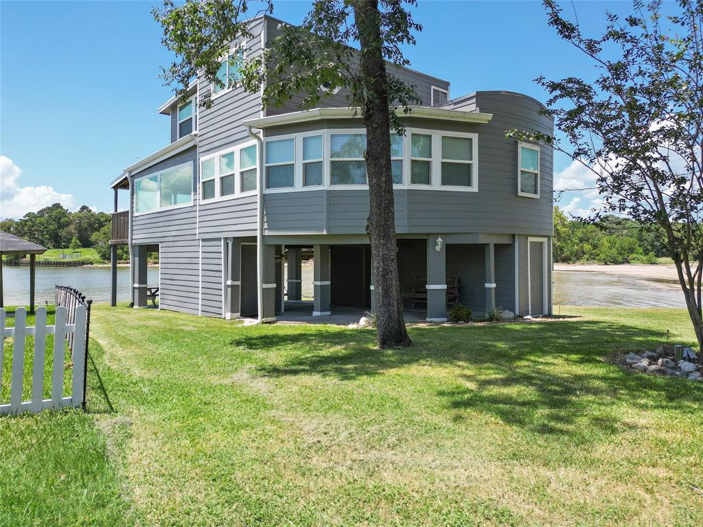 210 W Lakeview, Onalaska, Texas image 3