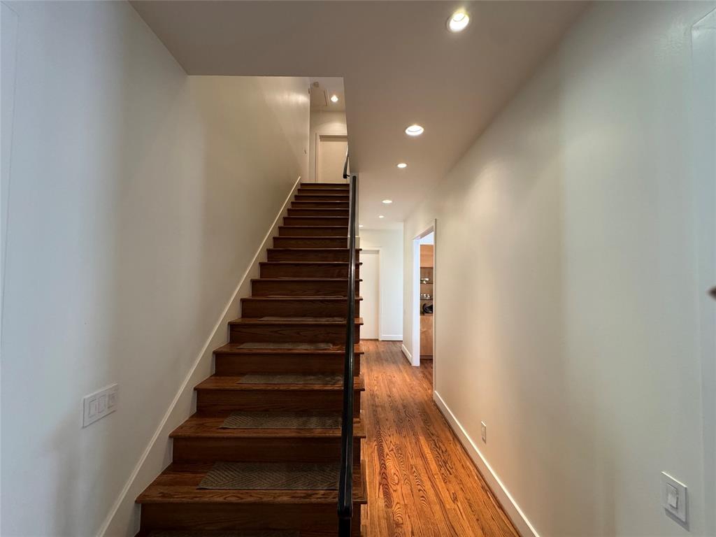 4812 Braeburn Drive, Bellaire, Texas image 22