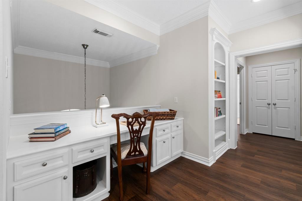 91 N Hunters Crossing Circle, The Woodlands, Texas image 32