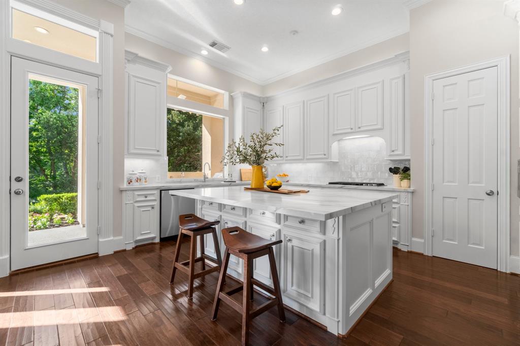 91 N Hunters Crossing Circle, The Woodlands, Texas image 17