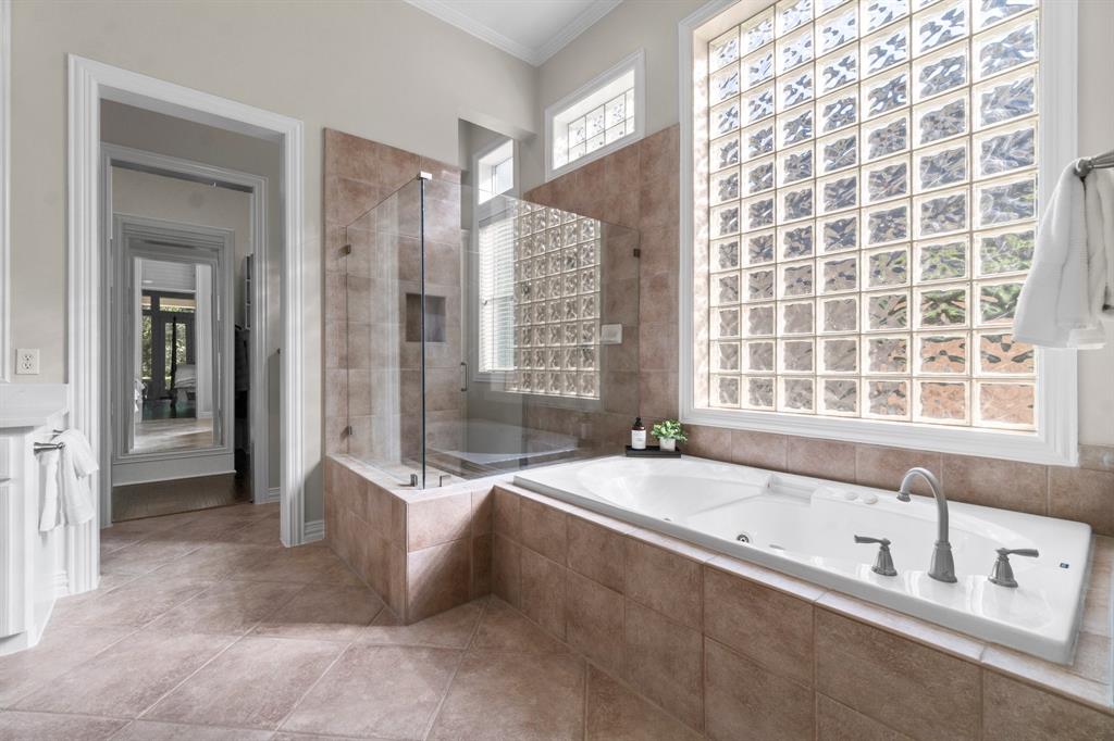 91 N Hunters Crossing Circle, The Woodlands, Texas image 30