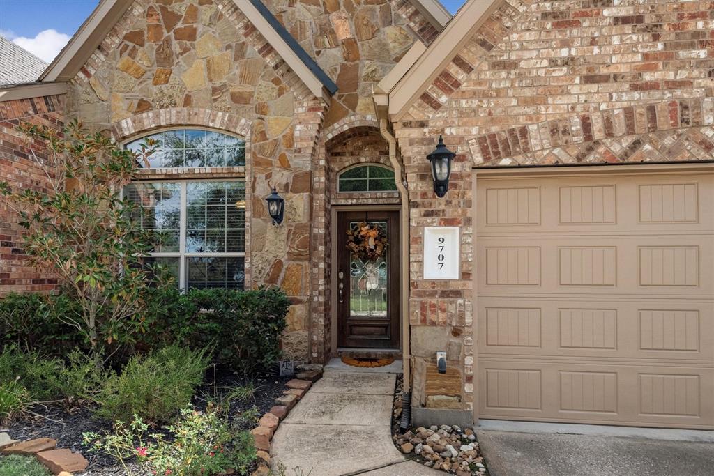 9707 Old Timber Lane, Spring, Texas image 2