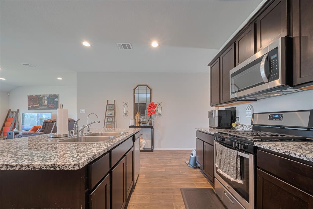 3923 Hawaiian Court, Baytown, Texas image 16