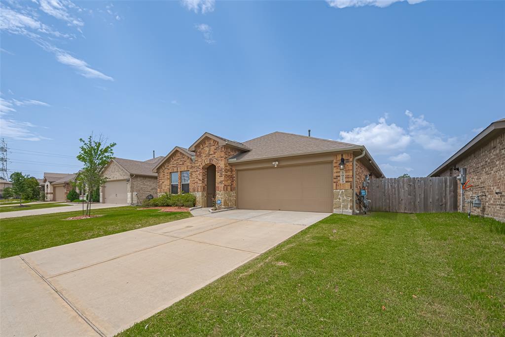 3923 Hawaiian Court, Baytown, Texas image 5