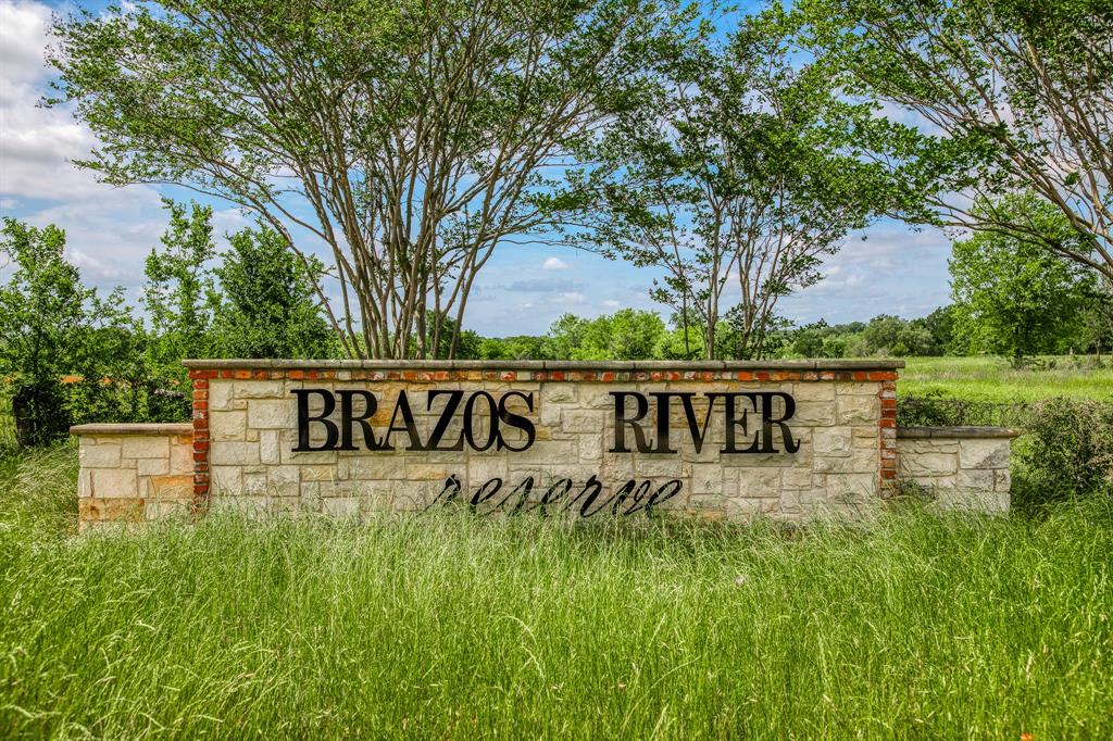 424 Brazos Court Bnd, Caldwell, Texas image 3