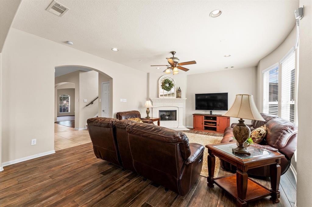 406 Oak Stream Drive, Conroe, Texas image 12