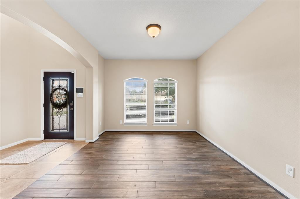 406 Oak Stream Drive, Conroe, Texas image 6