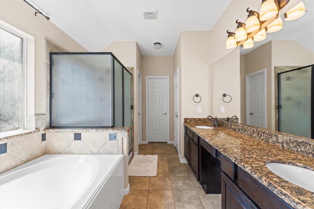406 Oak Stream Drive, Conroe, Texas image 23
