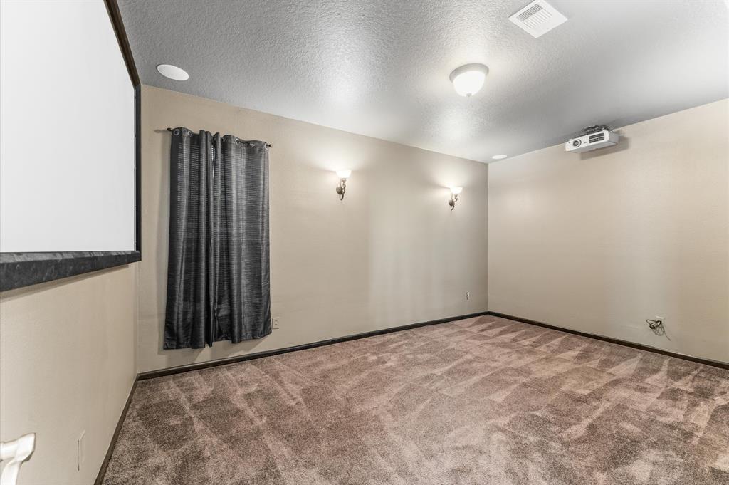 406 Oak Stream Drive, Conroe, Texas image 18