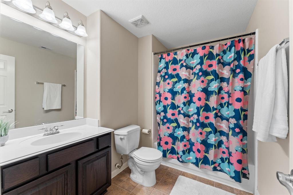 406 Oak Stream Drive, Conroe, Texas image 33