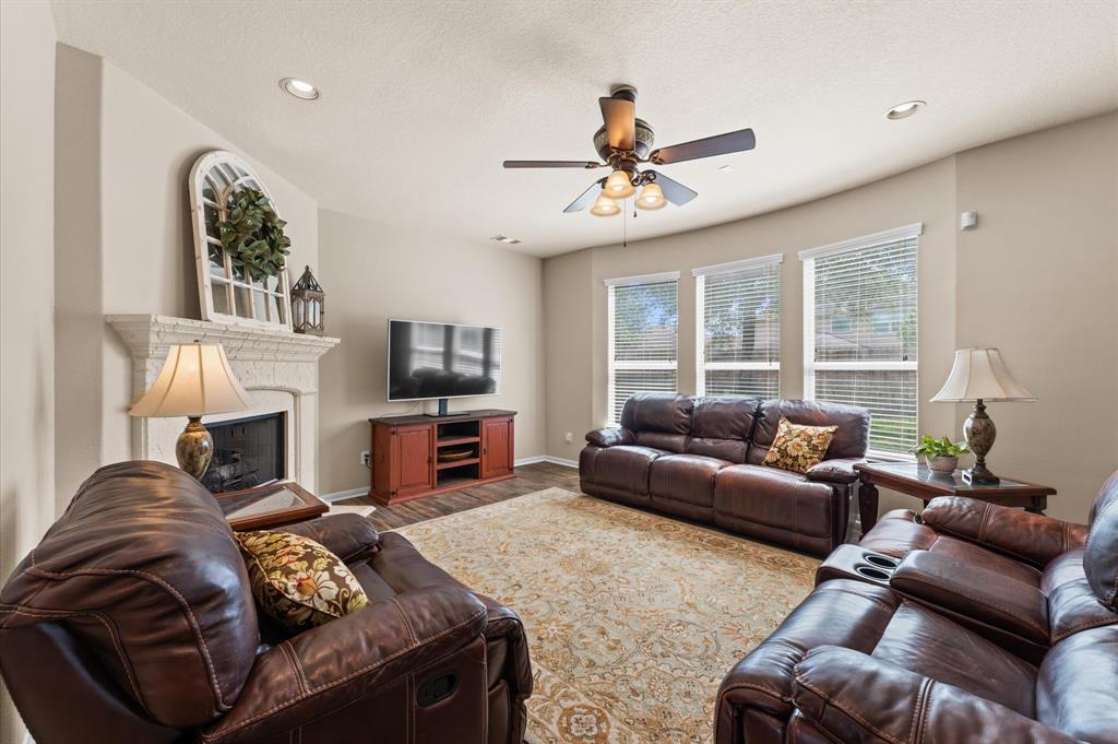 406 Oak Stream Drive, Conroe, Texas image 11