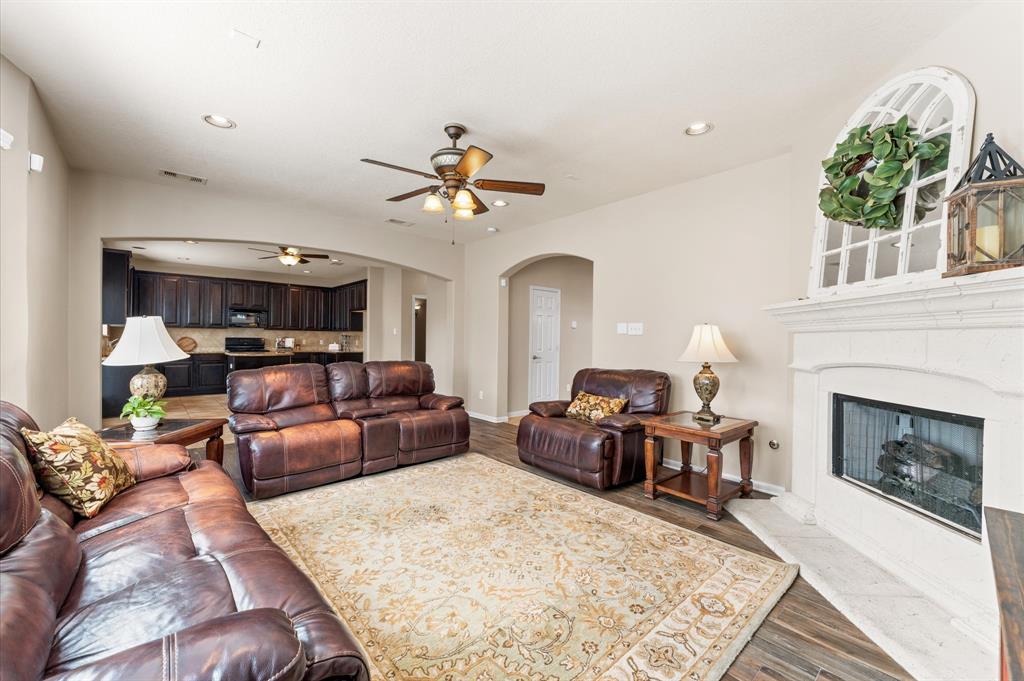 406 Oak Stream Drive, Conroe, Texas image 13