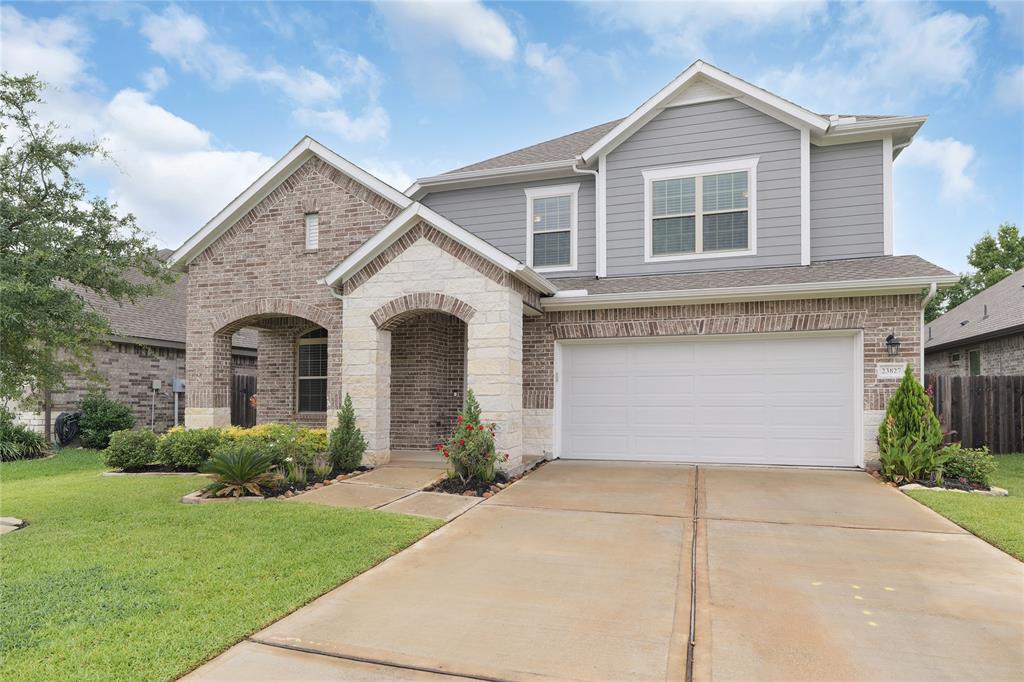 23827 Via Leoni Drive