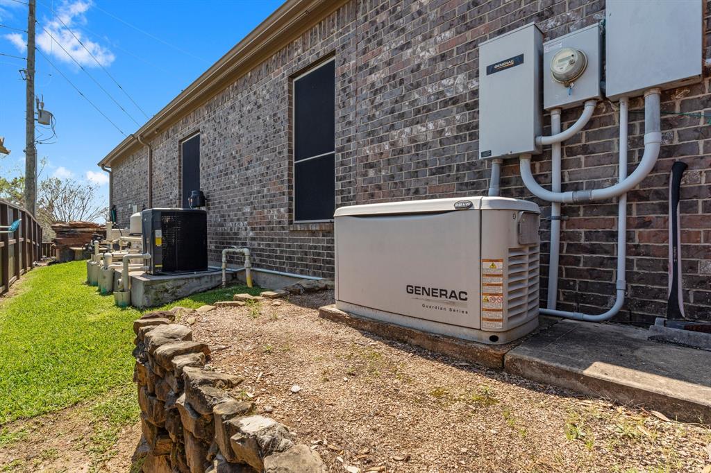 15907 Pine Country Boulevard, Tomball, Texas image 37