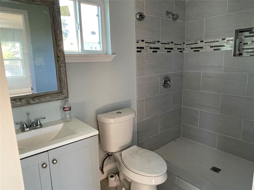 2325 Saladia Street, Galveston, Texas image 14