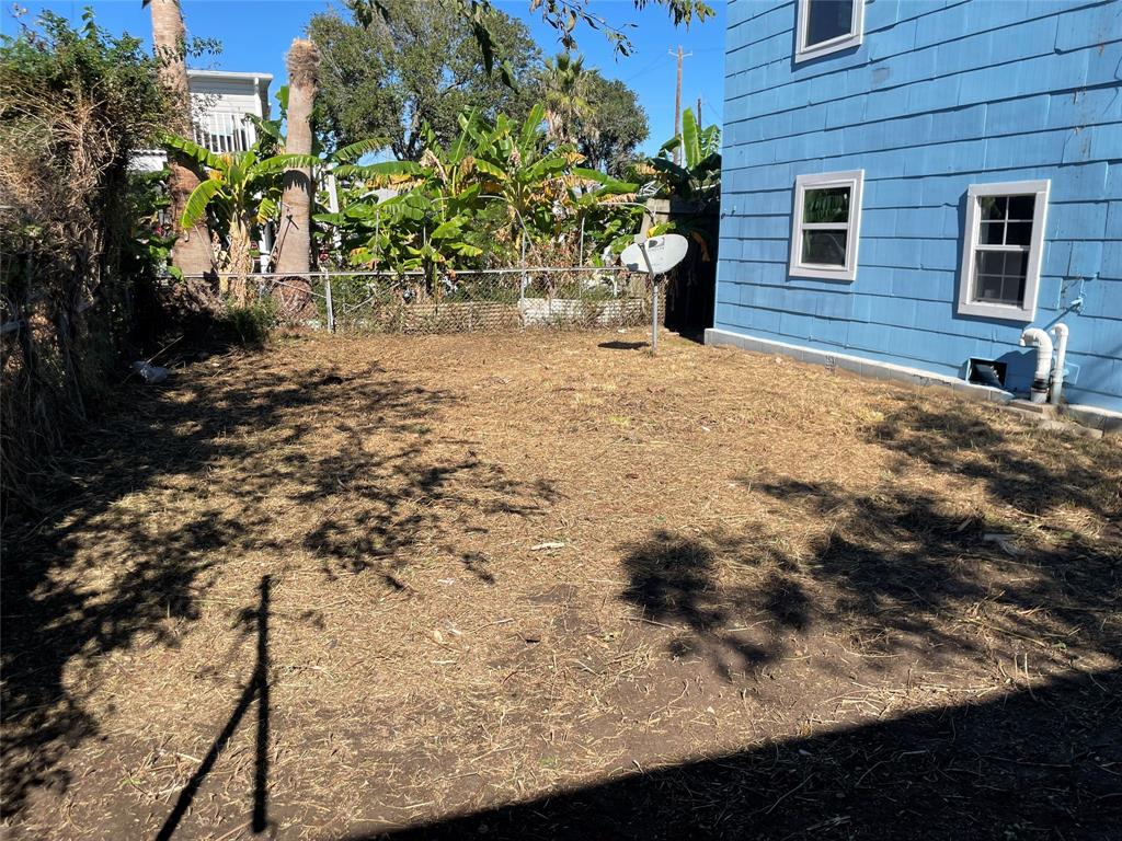2325 Saladia Street, Galveston, Texas image 19