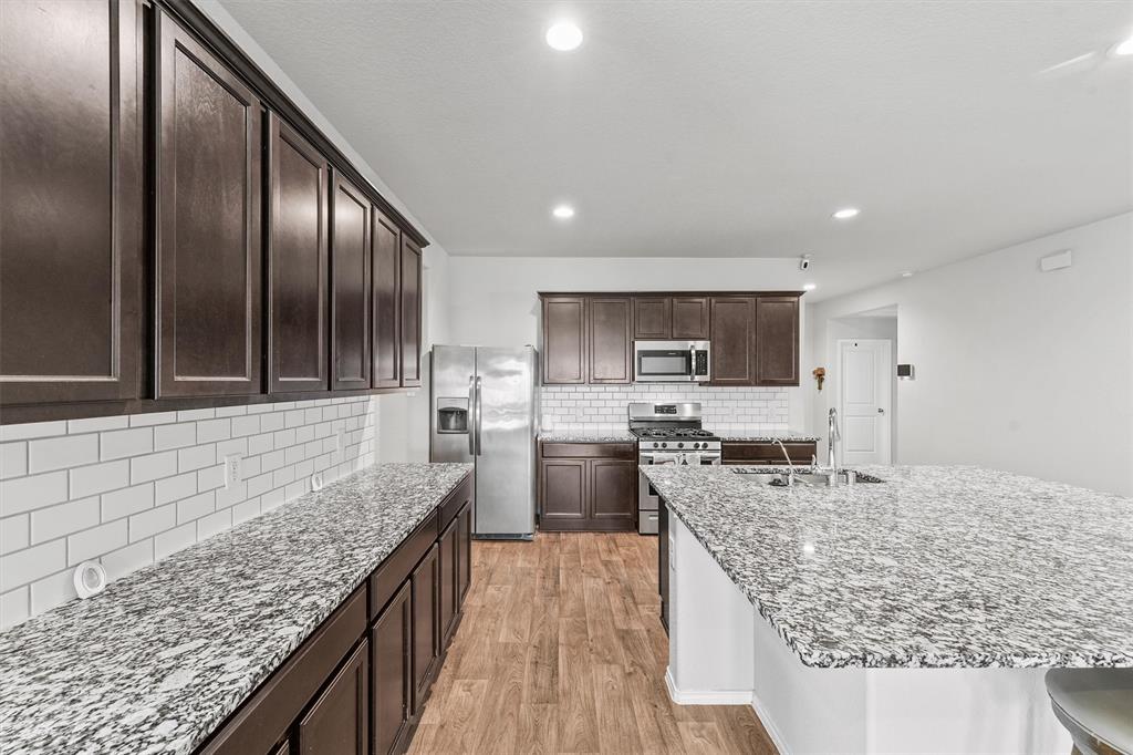 707 Acacia Park Lane, Rosharon, Texas image 6
