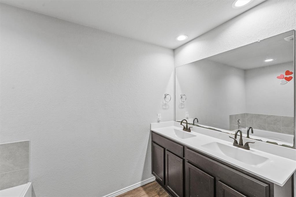 707 Acacia Park Lane, Rosharon, Texas image 24