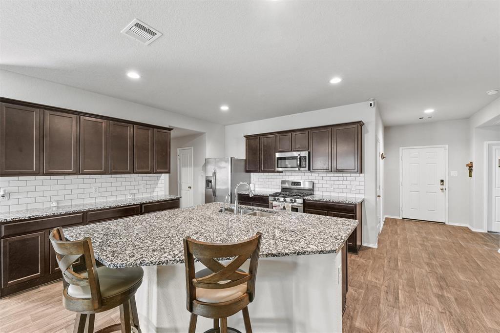 707 Acacia Park Lane, Rosharon, Texas image 8
