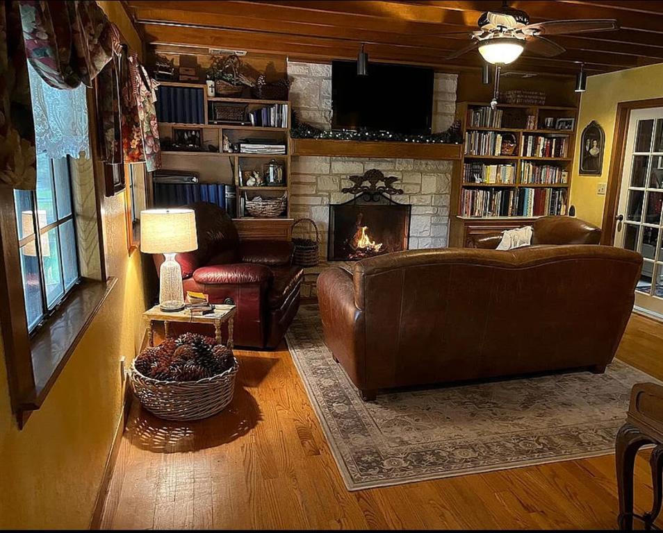 217 Sunday Circle, Fredericksburg, Texas image 8