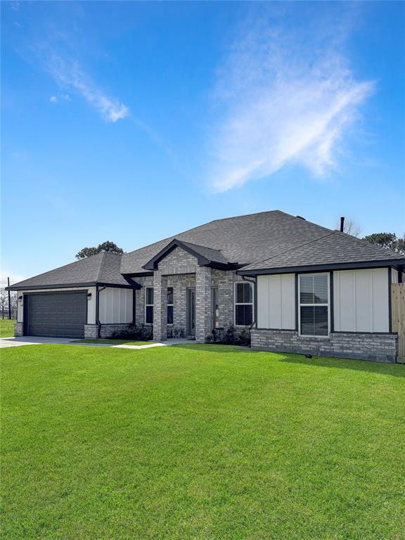 608 Greystone Lane, Angleton, Texas image 4