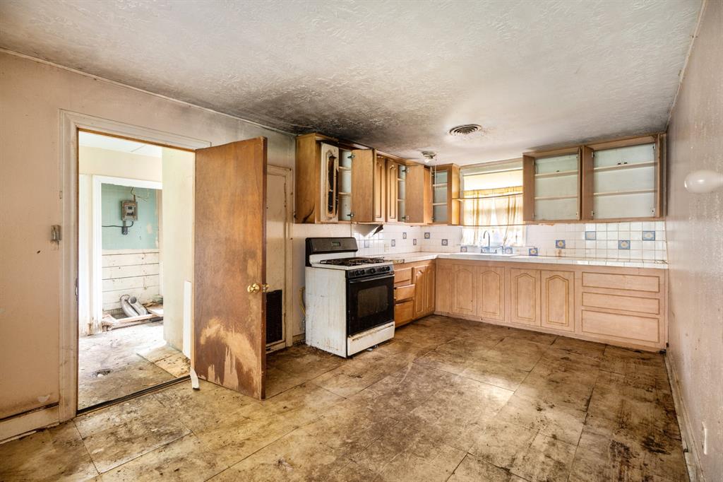 1306 Laurel Street, La Marque, Texas image 4