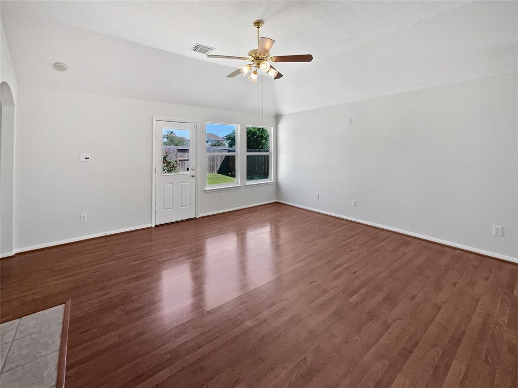 7259 Fox Forest Trail, Humble, Texas image 12