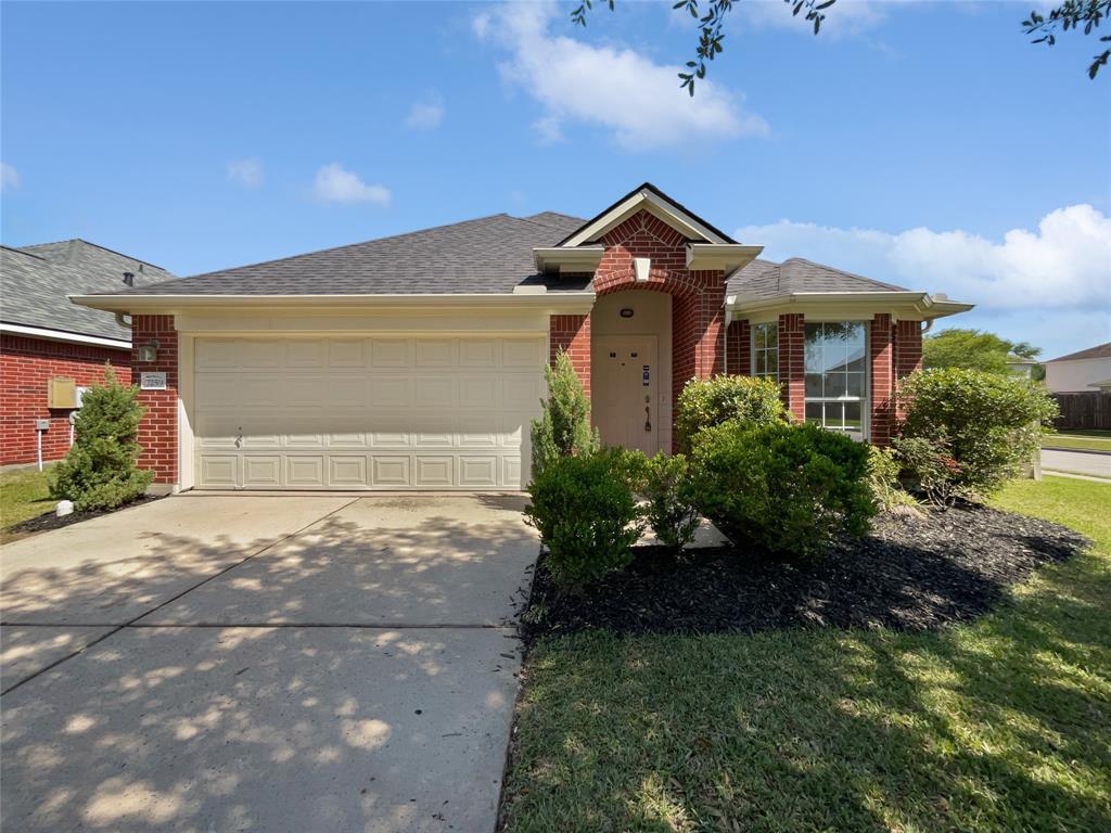 7259 Fox Forest Trail, Humble, Texas image 1