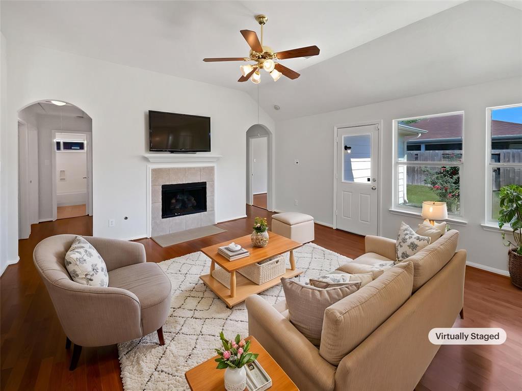 7259 Fox Forest Trail, Humble, Texas image 2
