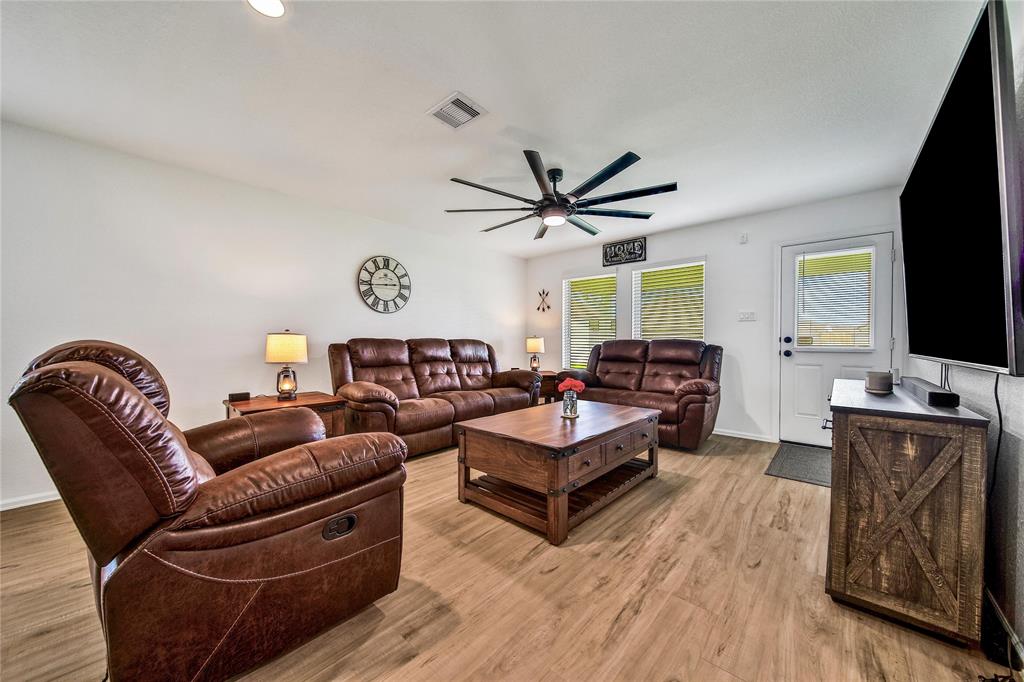 5003 Stratton Lane, Rosharon, Texas image 8