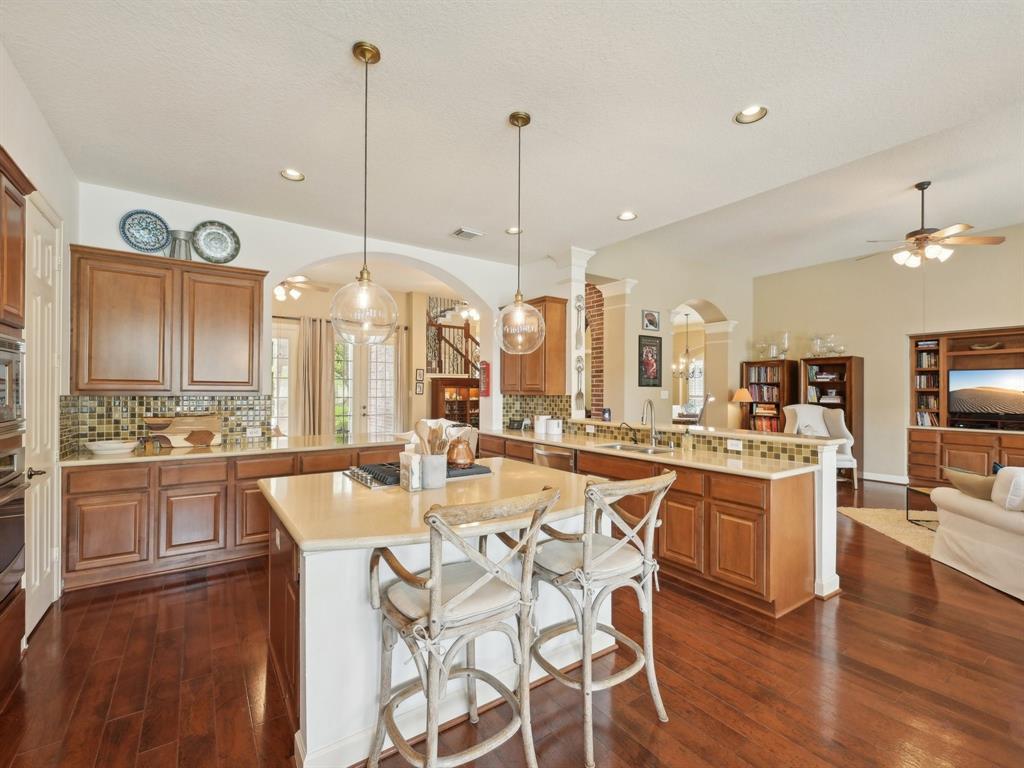 2437 Mountain Falls Court, Friendswood, Texas image 20