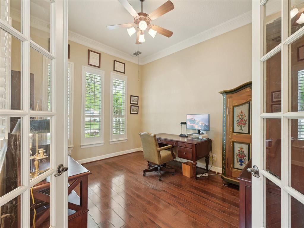 2437 Mountain Falls Court, Friendswood, Texas image 8