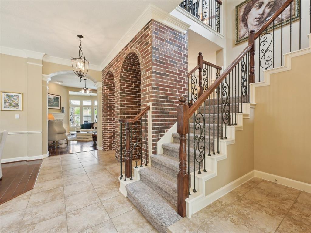 2437 Mountain Falls Court, Friendswood, Texas image 7