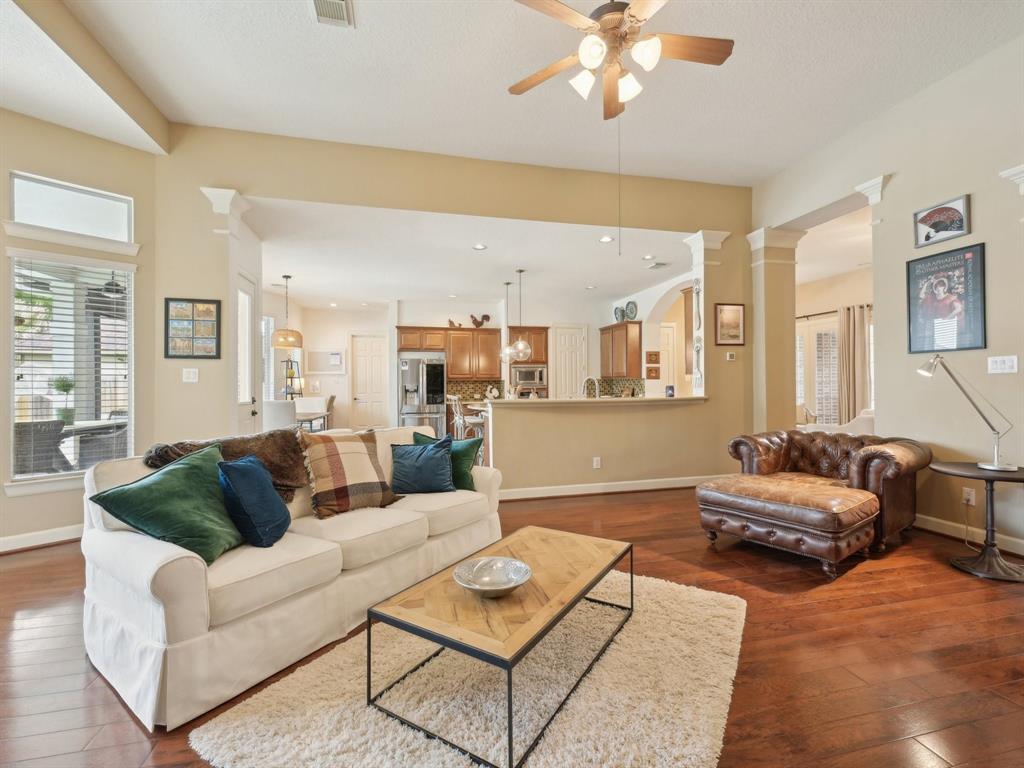 2437 Mountain Falls Court, Friendswood, Texas image 15