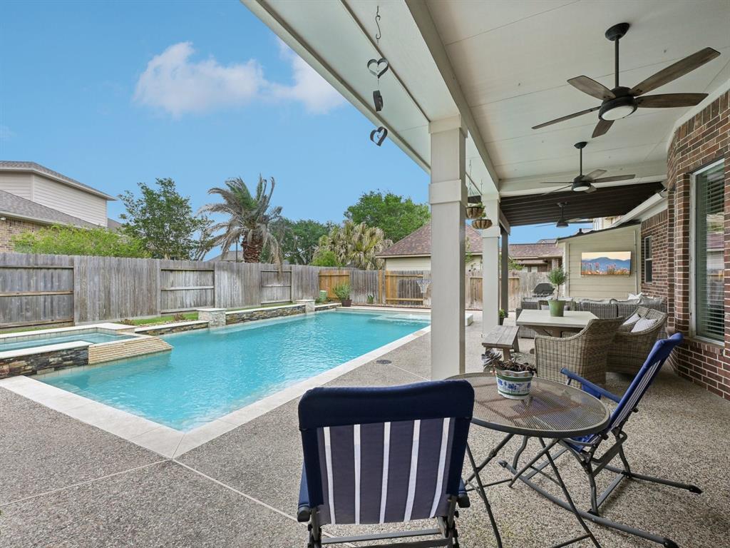 2437 Mountain Falls Court, Friendswood, Texas image 42