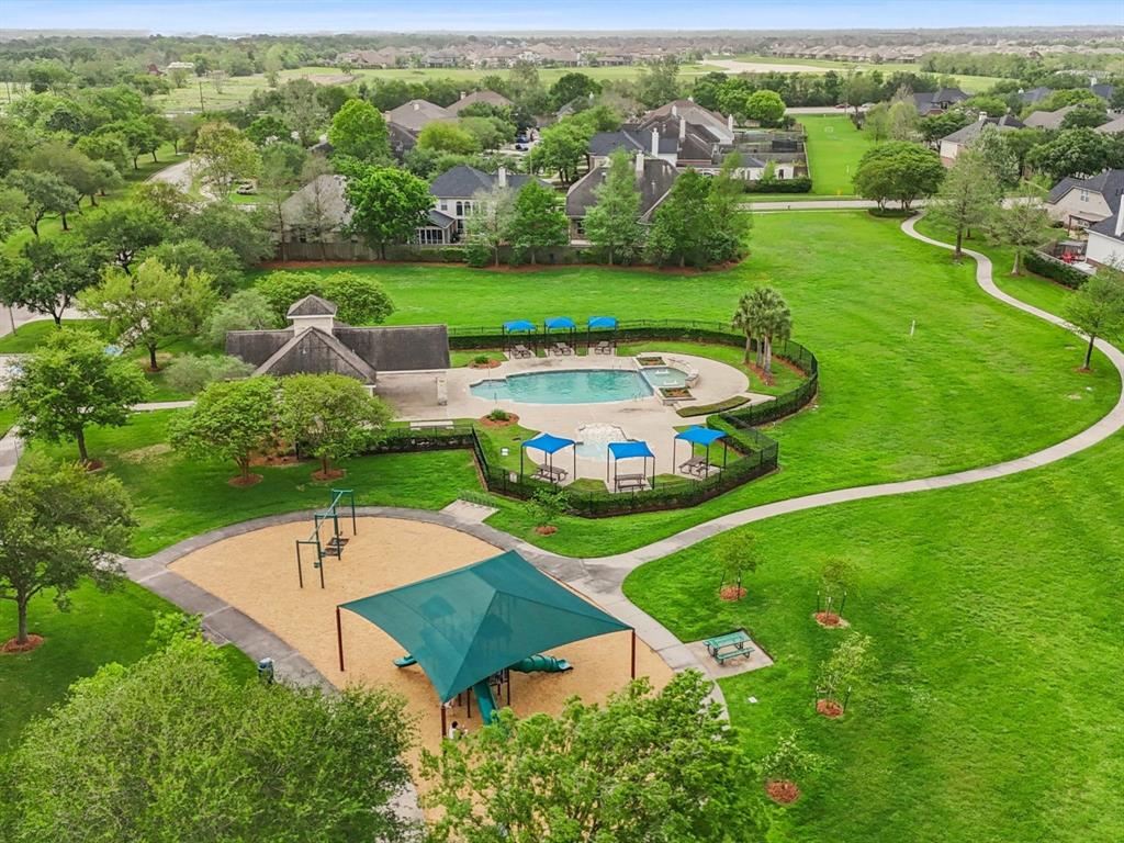 2437 Mountain Falls Court, Friendswood, Texas image 47