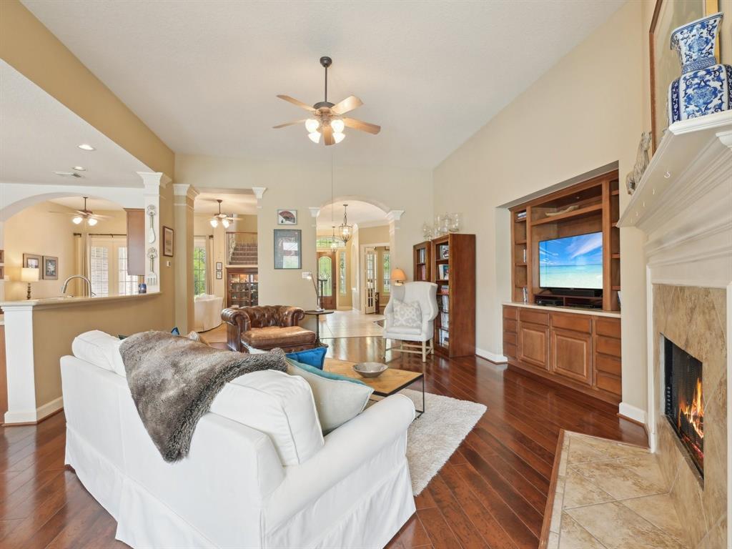 2437 Mountain Falls Court, Friendswood, Texas image 14