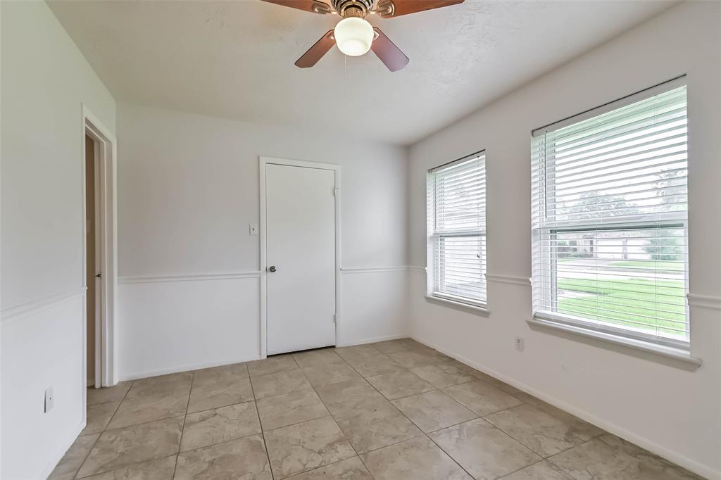 10901 Mesquite Drive, La Porte, Texas image 25