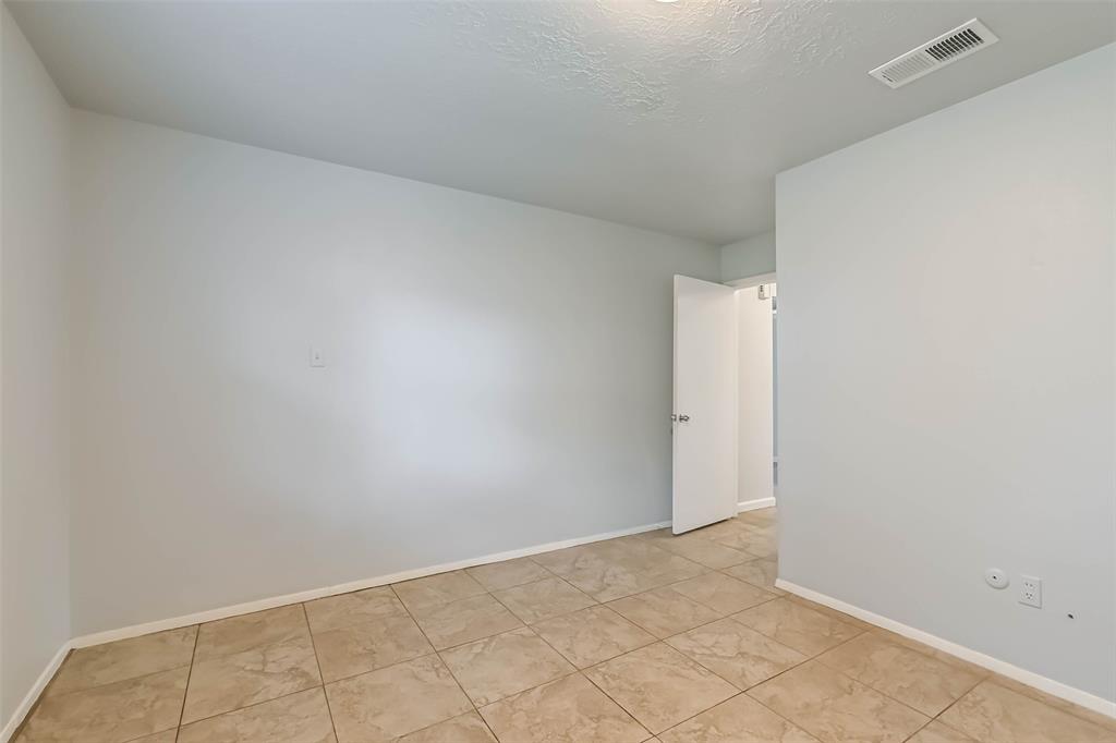 10901 Mesquite Drive, La Porte, Texas image 18