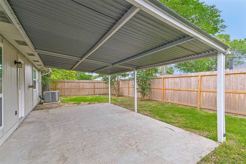 10901 Mesquite Drive, La Porte, Texas image 27