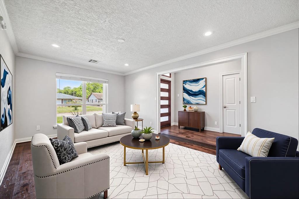 6047 Dumfries Drive, Houston, Texas image 3