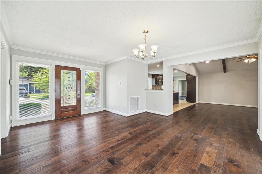 6047 Dumfries Drive, Houston, Texas image 15