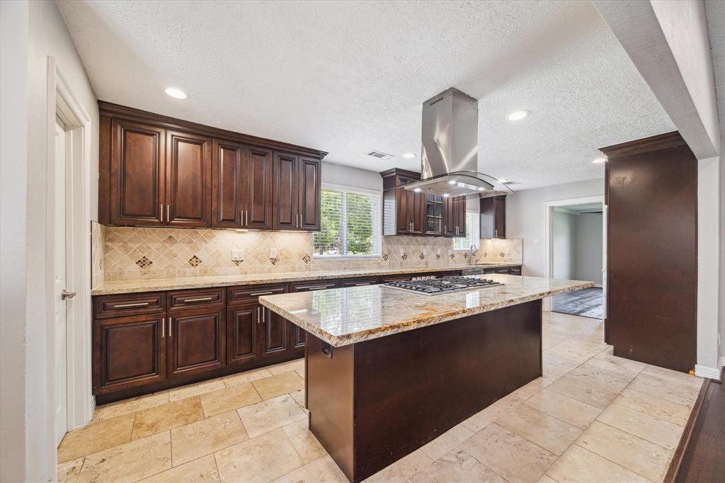 6047 Dumfries Drive, Houston, Texas image 7