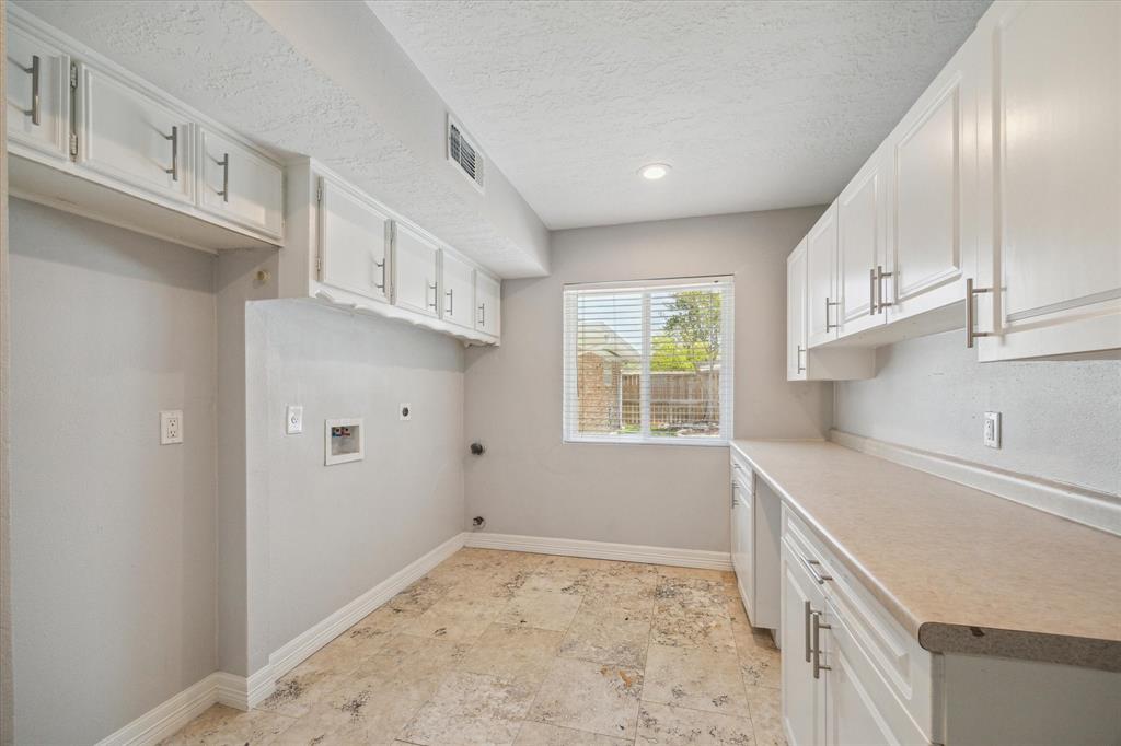 6047 Dumfries Drive, Houston, Texas image 30