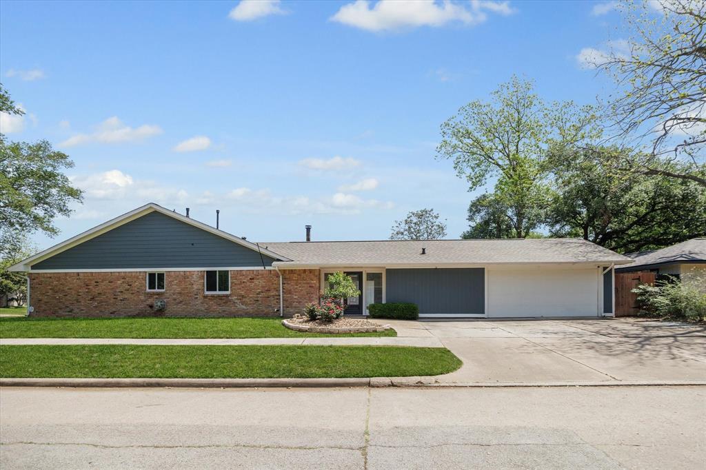 6047 Dumfries Drive, Houston, Texas image 33
