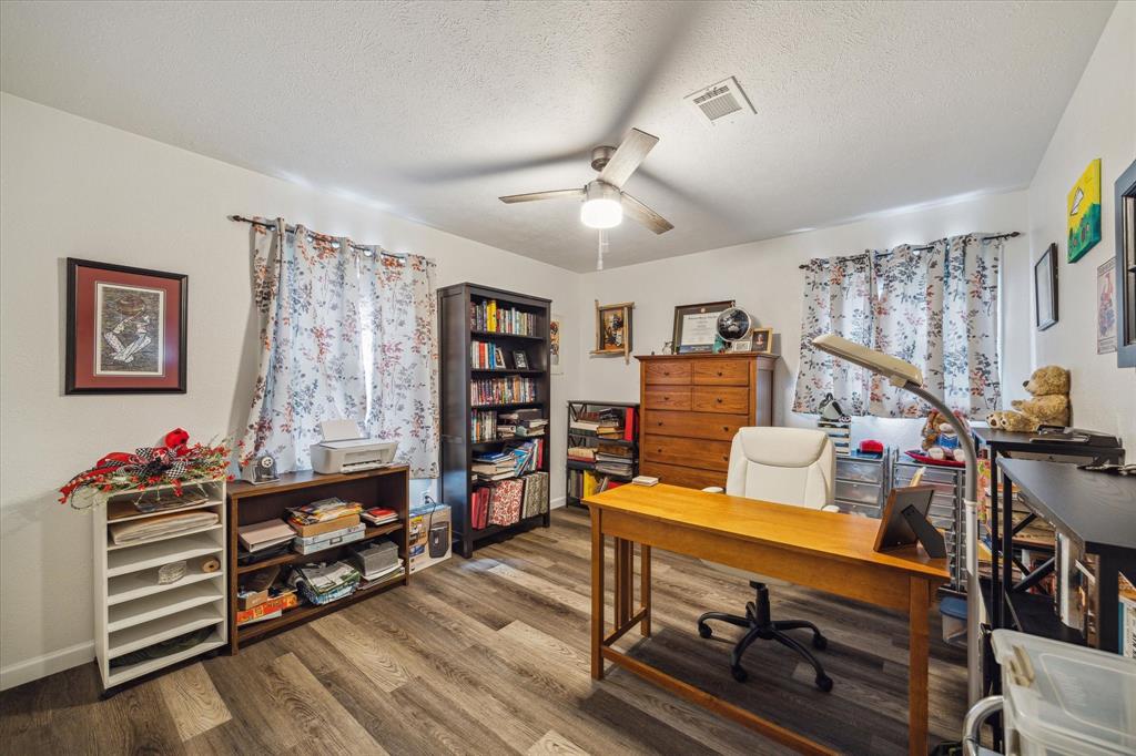 2005 Chilton Drive, Baytown, Texas image 2